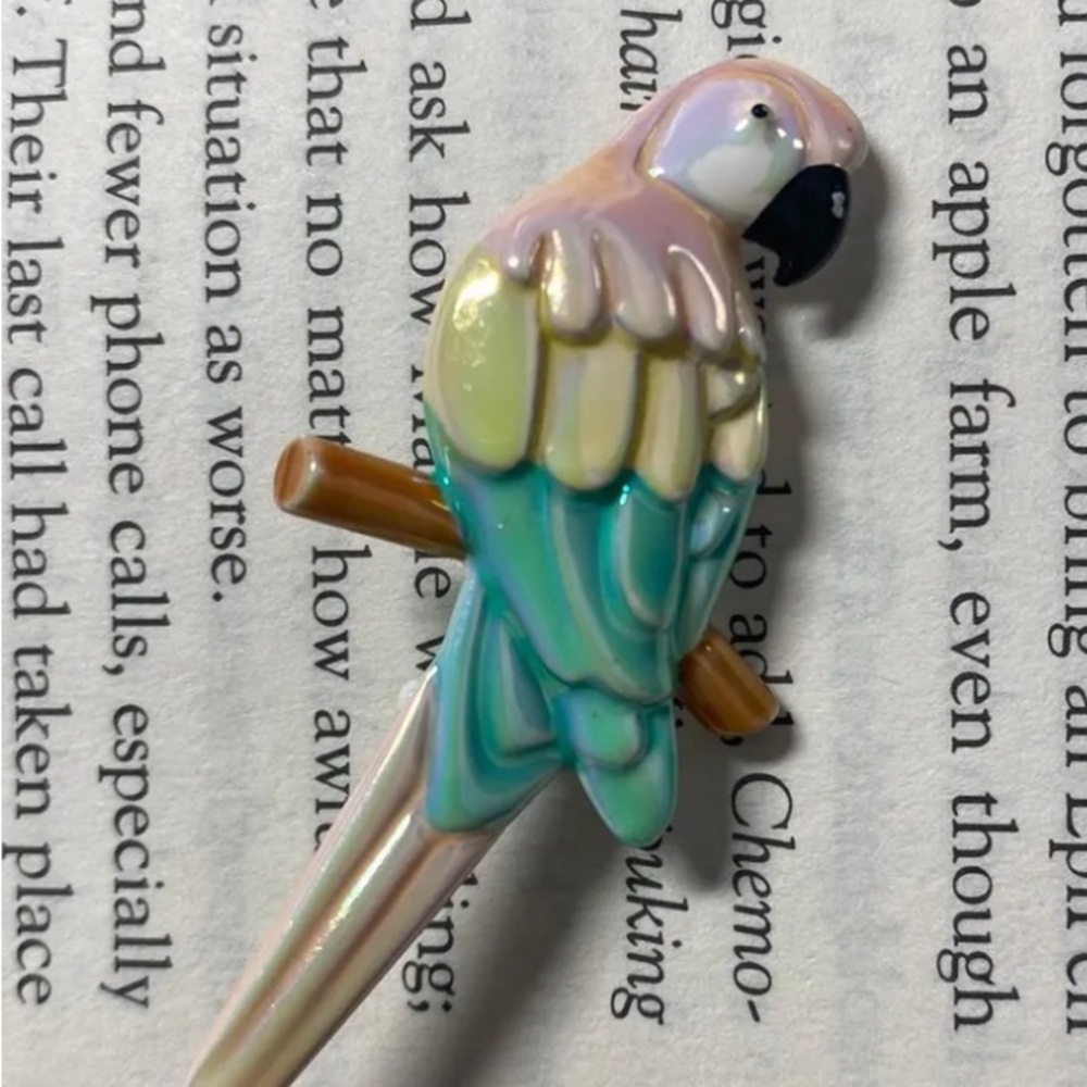 Park Land Colorful pastel Ceramic Parrot Brooch